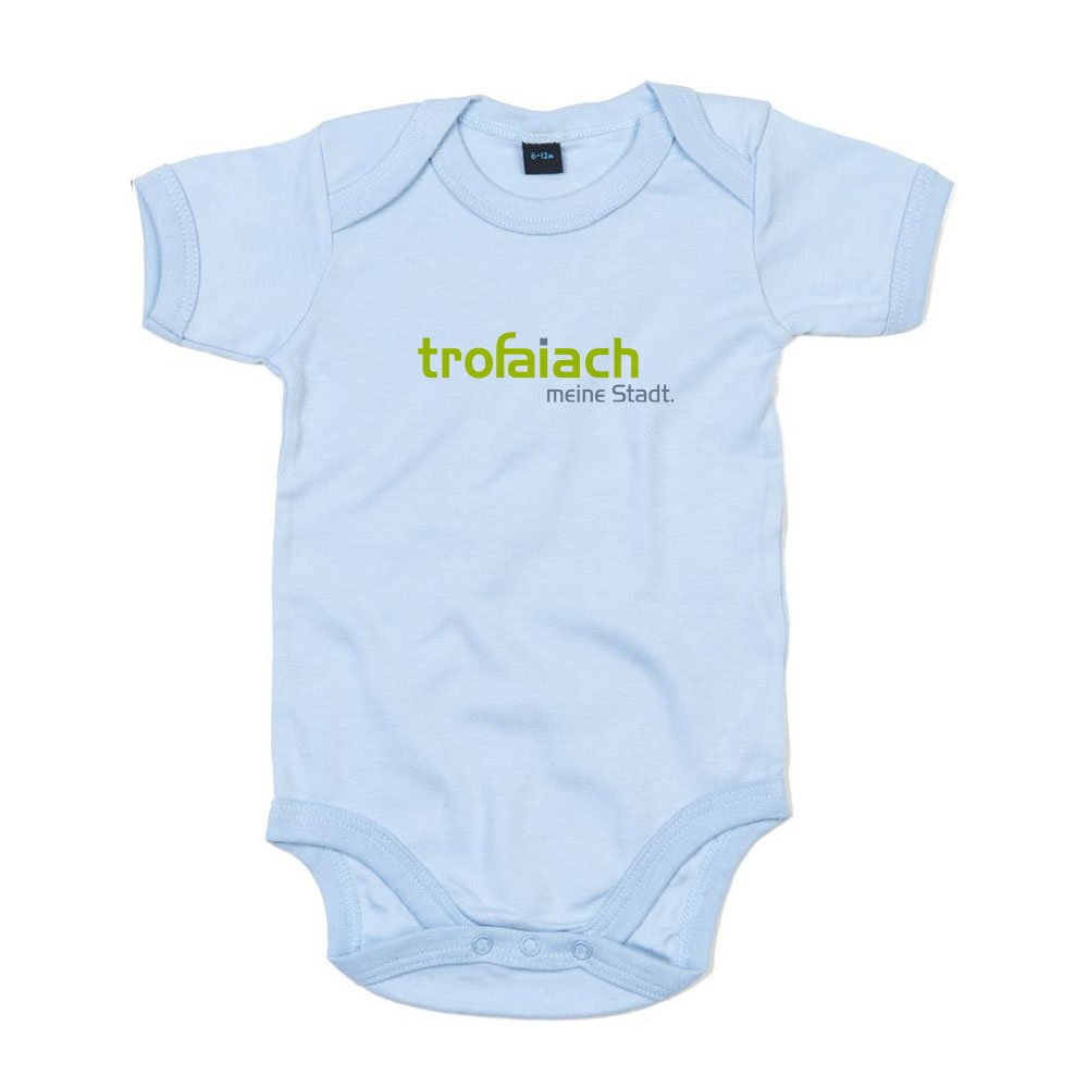 Babybody Hellblau mit trofaiach-Schriftzug, Vorderansicht
